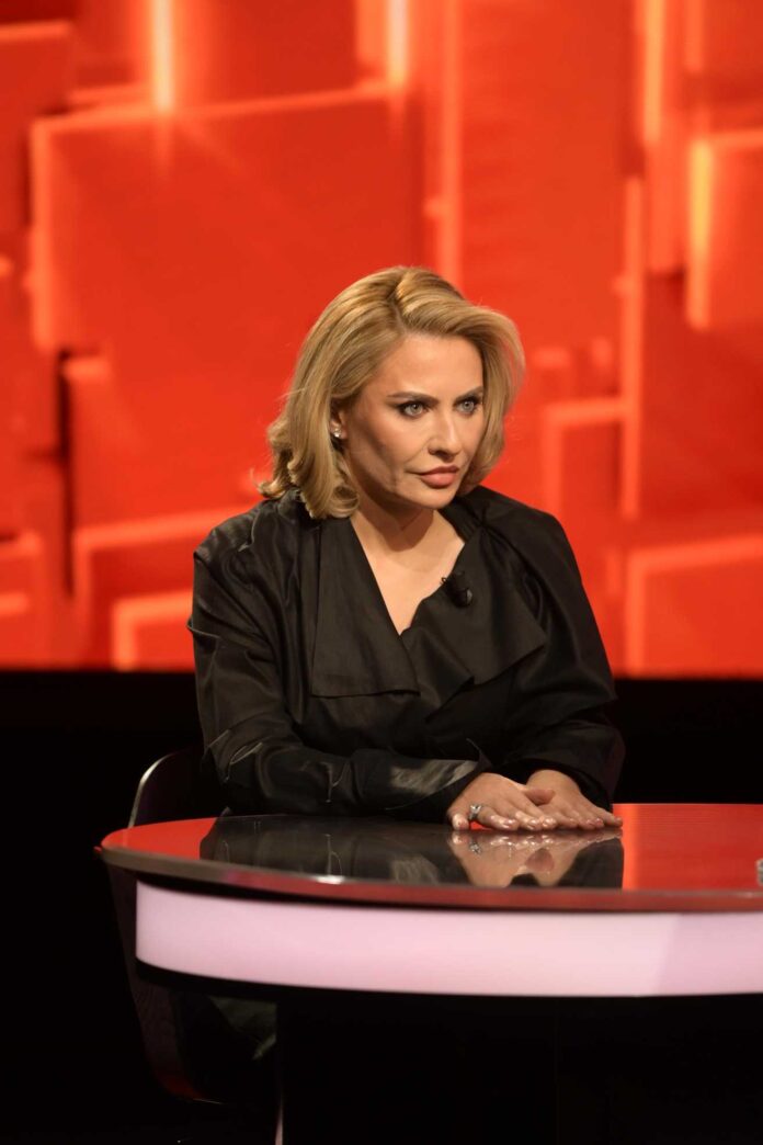Adina Buzatu la 40 de intrebari cu Denise Rifai_Kanal D (2) (1)